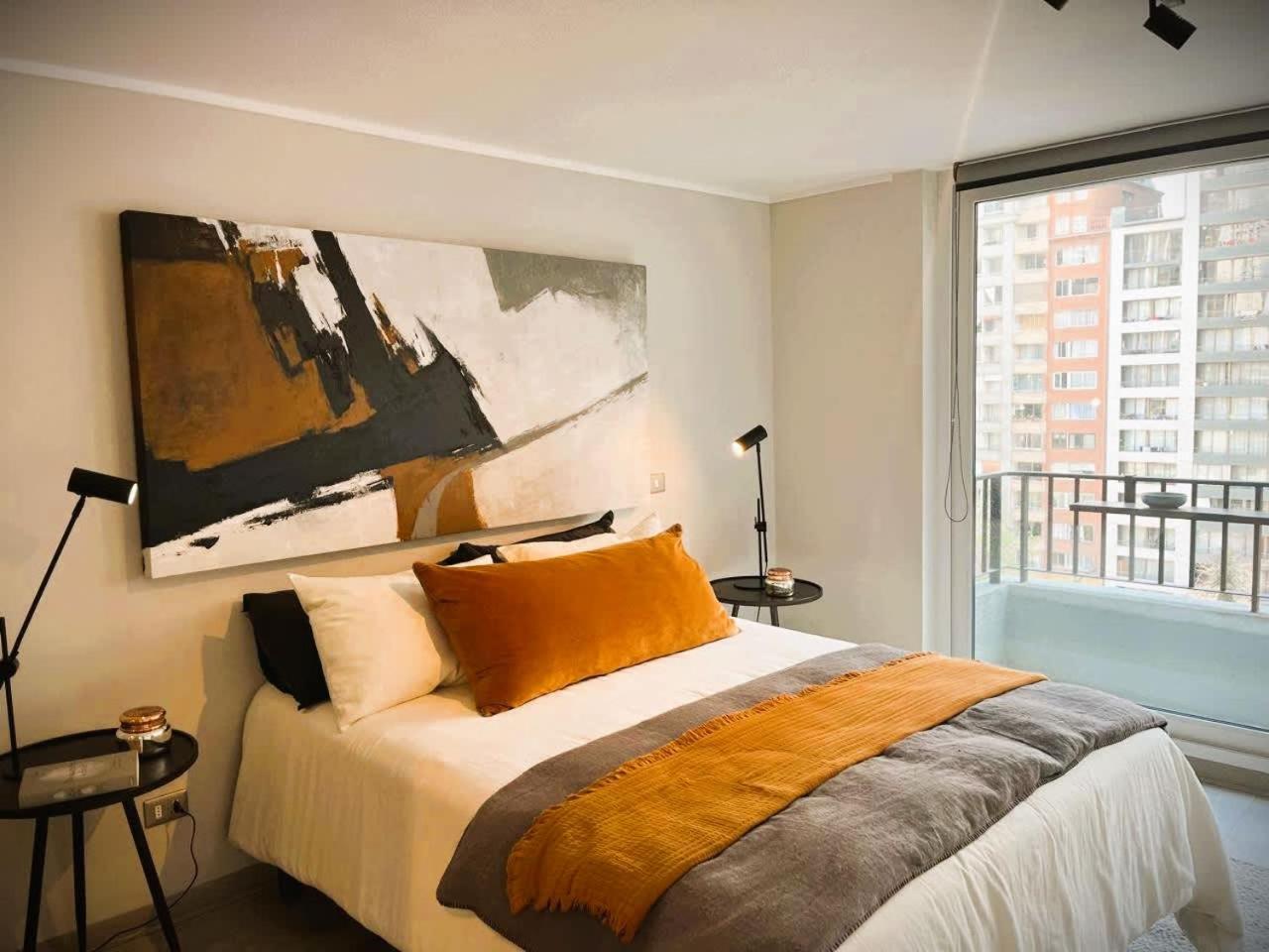 Hom Acogedor En Calle Carmen Centro * Santiago